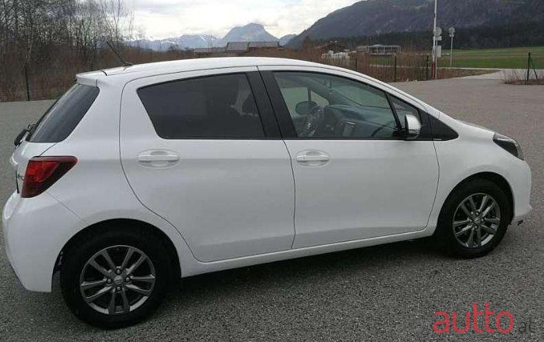 2016' Toyota Yaris photo #3