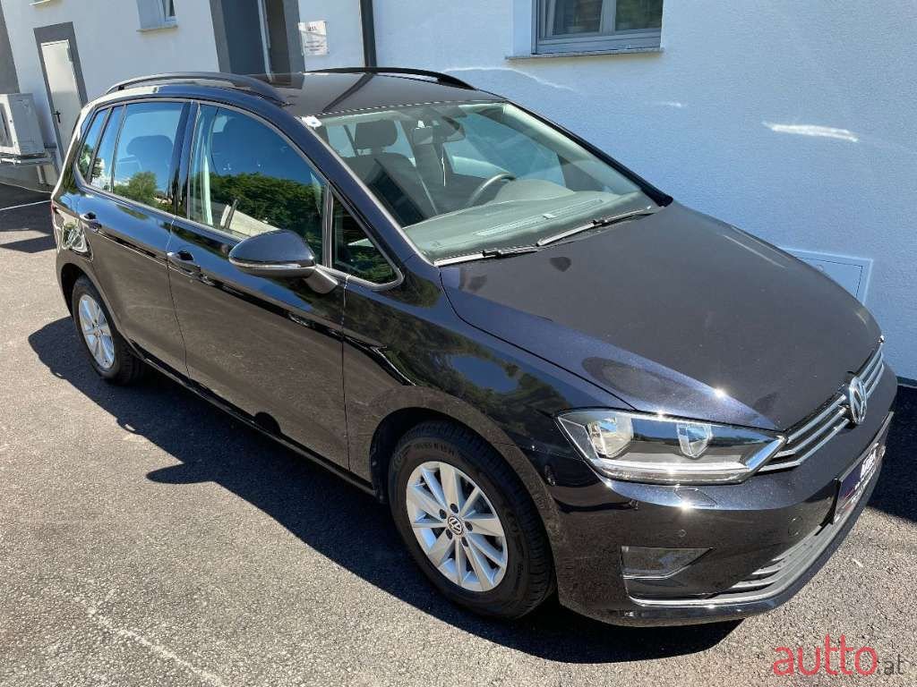 2015' Volkswagen Golf photo #4