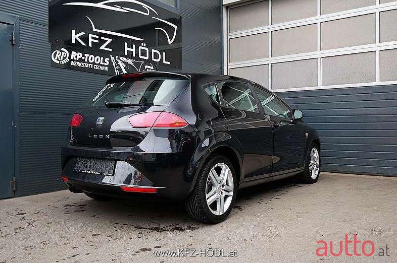 2009' SEAT Leon photo #1