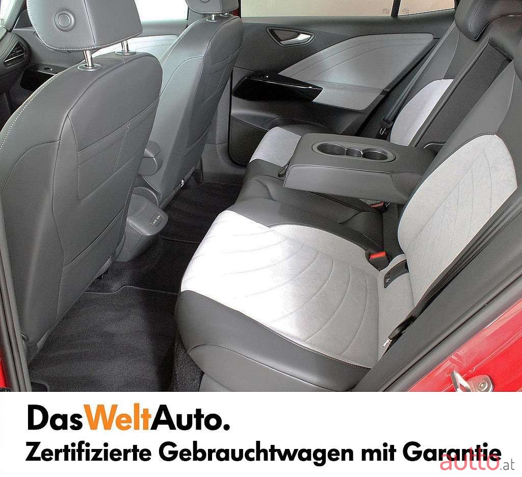 2023' Volkswagen ID.3 photo #5