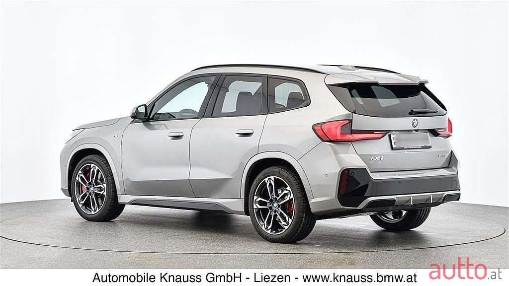 2023' BMW iX1 photo #4