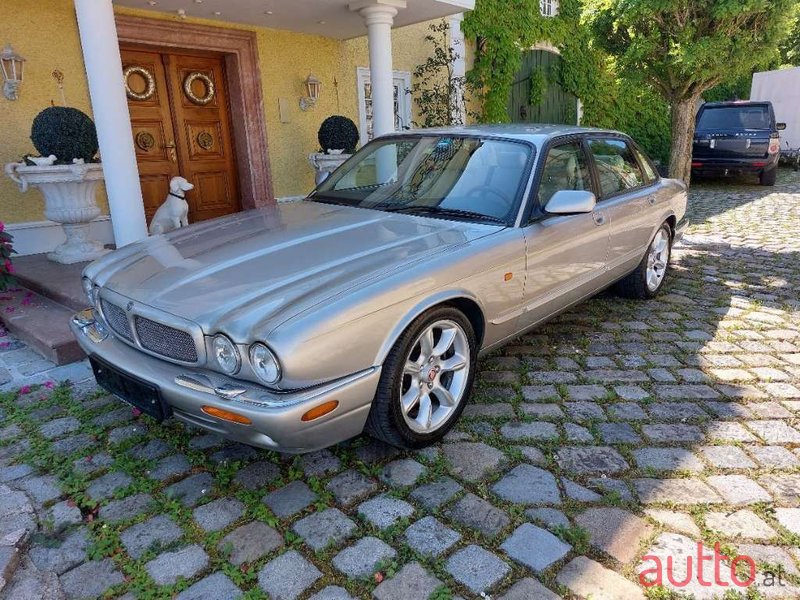 1998' Jaguar XJ photo #2