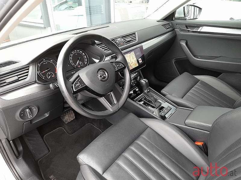 2019' Skoda Superb photo #2