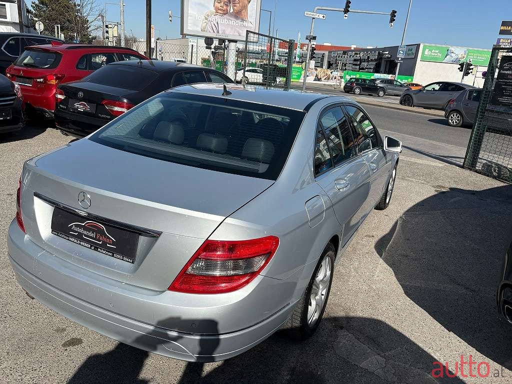 2010' Mercedes-Benz C-Klasse photo #2