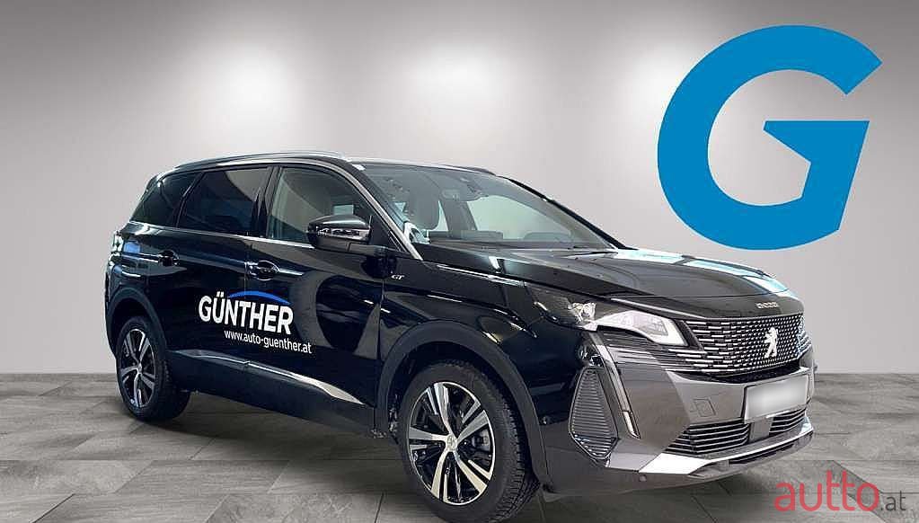 2022' Peugeot 5008 photo #2