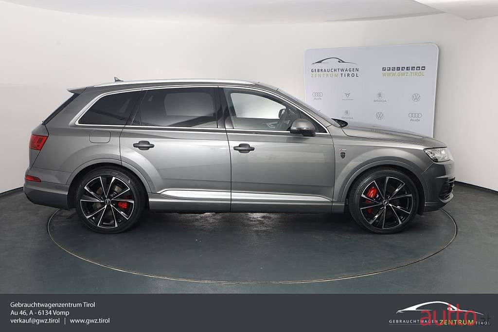 2015' Audi Q7 photo #4