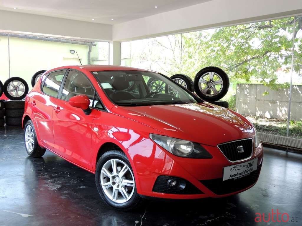 2011' SEAT Ibiza photo #3