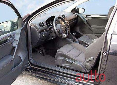 2012' Volkswagen Golf photo #1