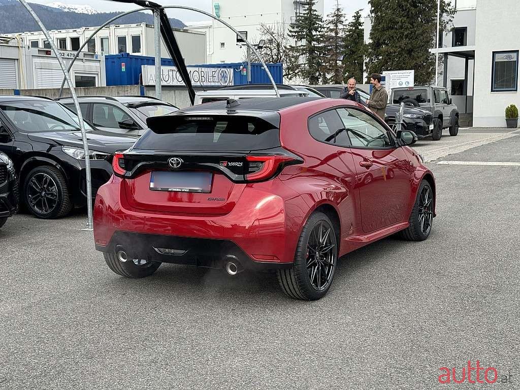 2023' Toyota Yaris photo #4