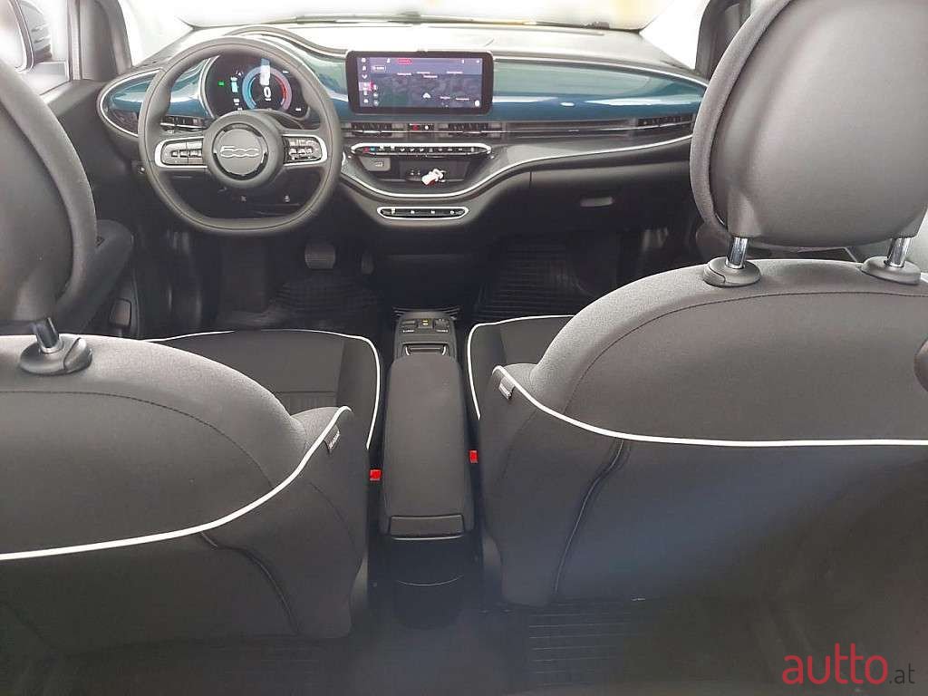 2023' Fiat 500C photo #3