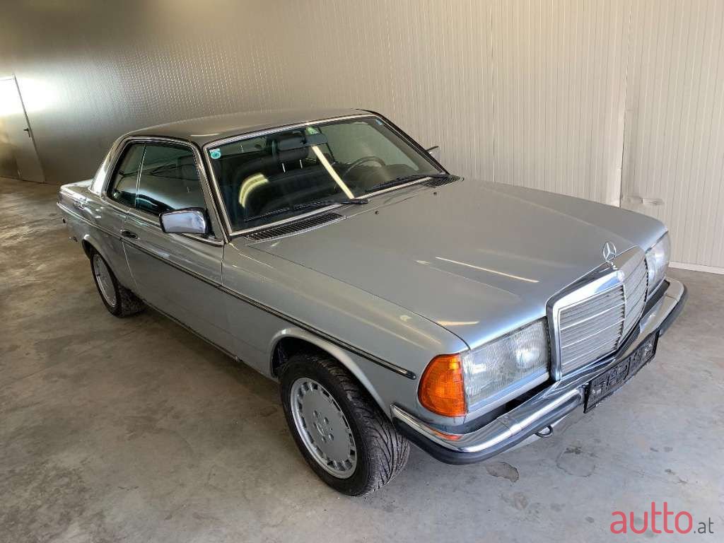 1981' Mercedes-Benz 230 CE photo #2