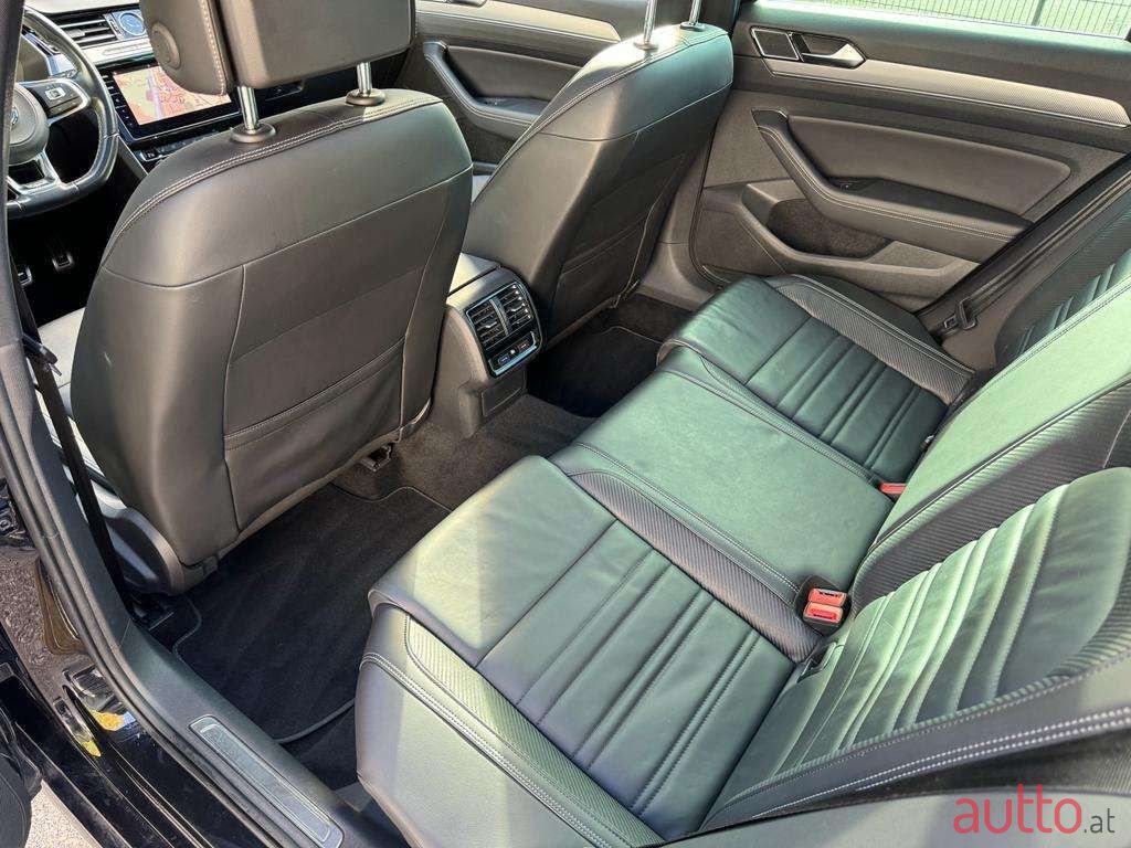 2019' Volkswagen Passat photo #4