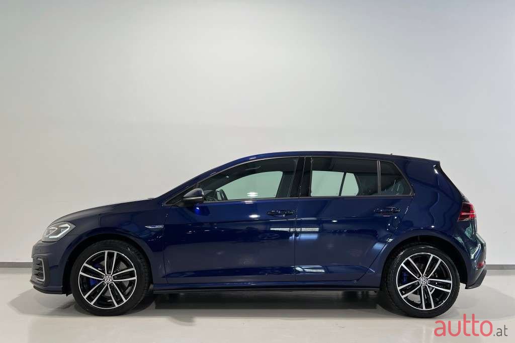 2017' Volkswagen Golf photo #4