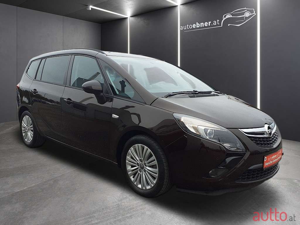 2015' Opel Zafira photo #3