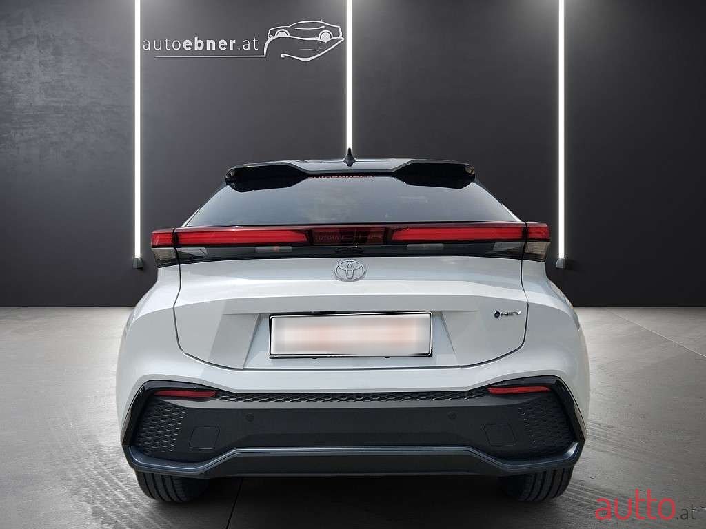 2024' Toyota C-HR photo #6