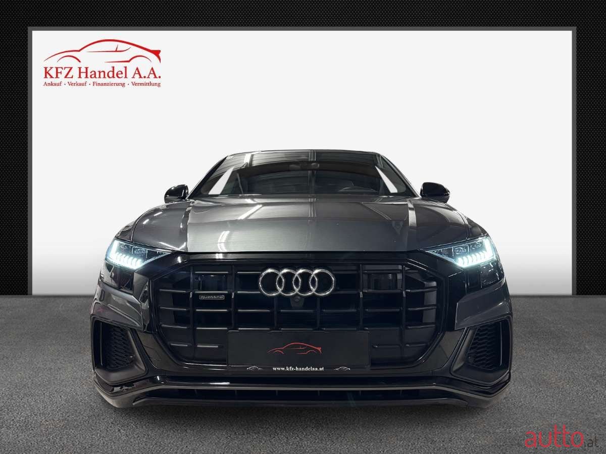 2019' Audi Q8 photo #3