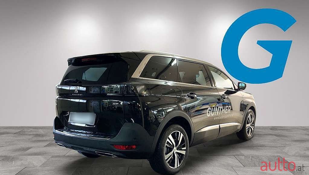 2022' Peugeot 5008 photo #3