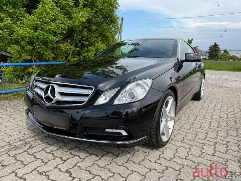2010' Mercedes-Benz E-Klasse photo #2