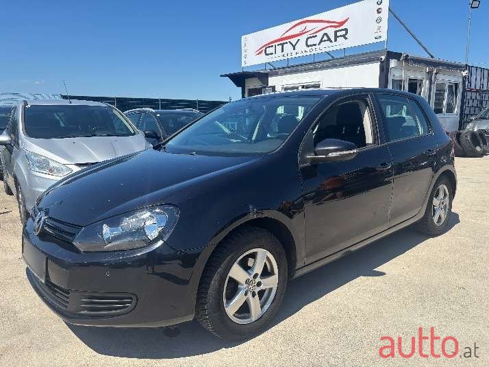 2010' Volkswagen Golf photo #2