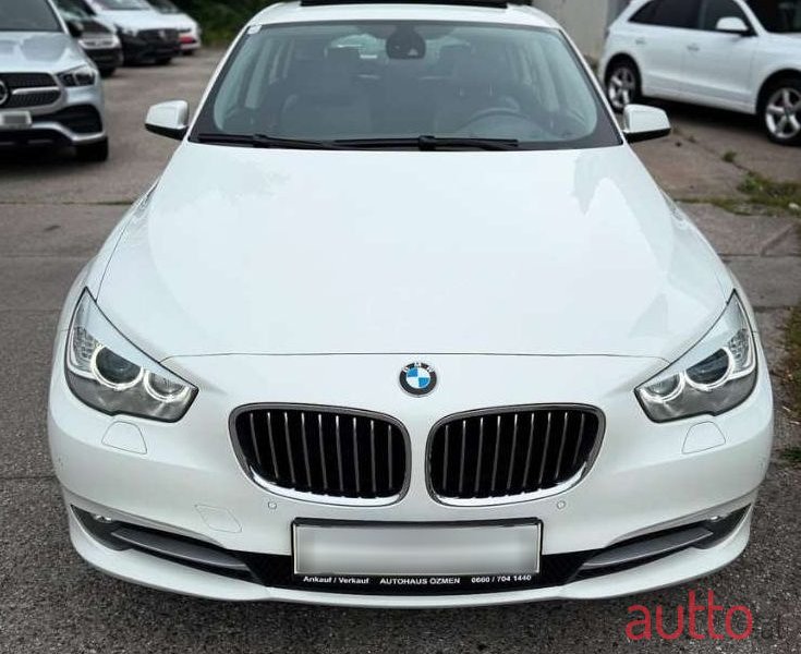 2011' BMW 5Er-Reihe photo #2
