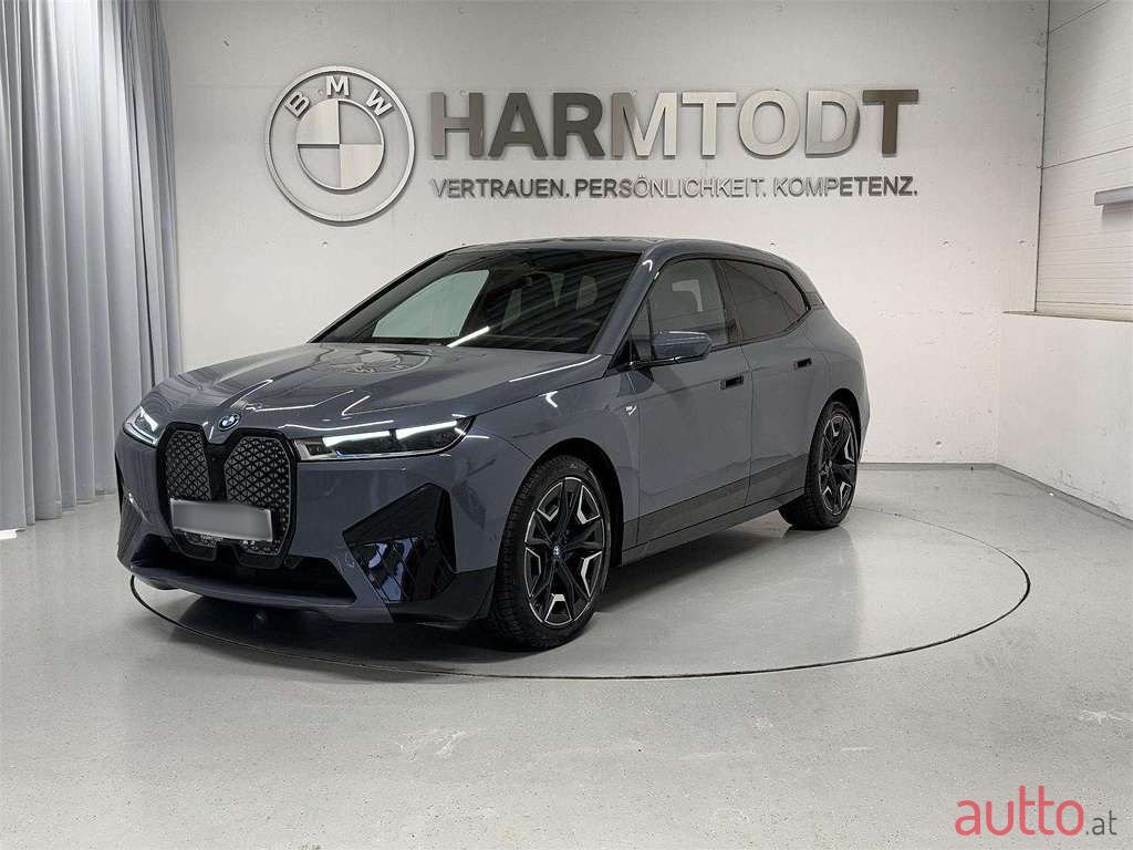 2022' BMW iX photo #1