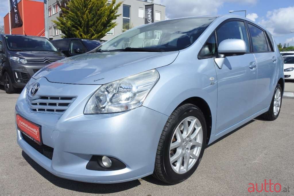 2009' Toyota Verso photo #3