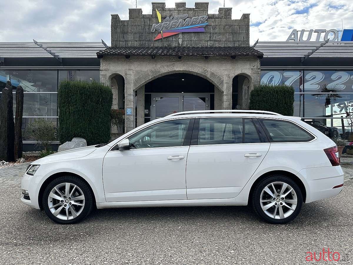 2020' Skoda Octavia photo #4
