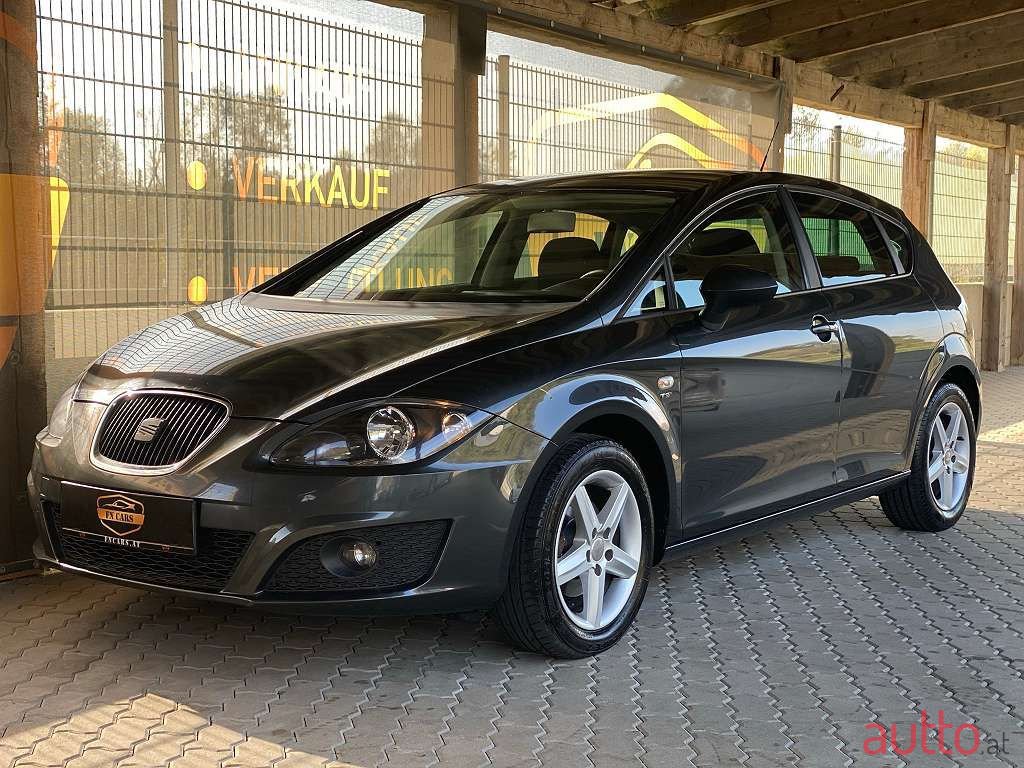 2010' SEAT Leon photo #5