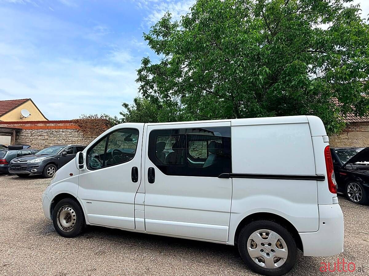 2009' Opel Vivaro photo #3