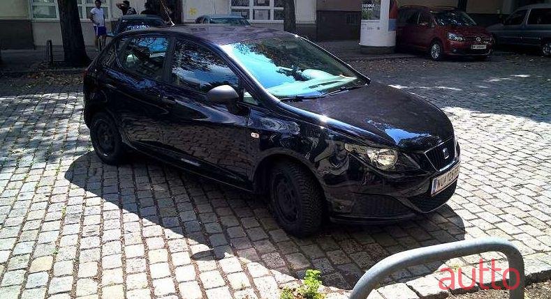 2010' SEAT Ibiza photo #1