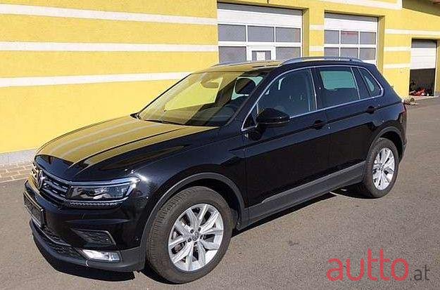 2017' Volkswagen Tiguan photo #1