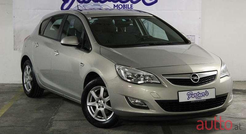 2010' Opel Astra photo #1