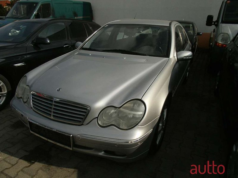 2002' Mercedes-Benz C-Klasse photo #1