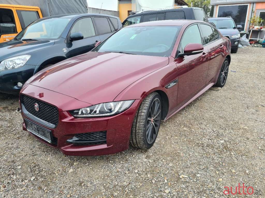 2016' Jaguar Xe photo #1