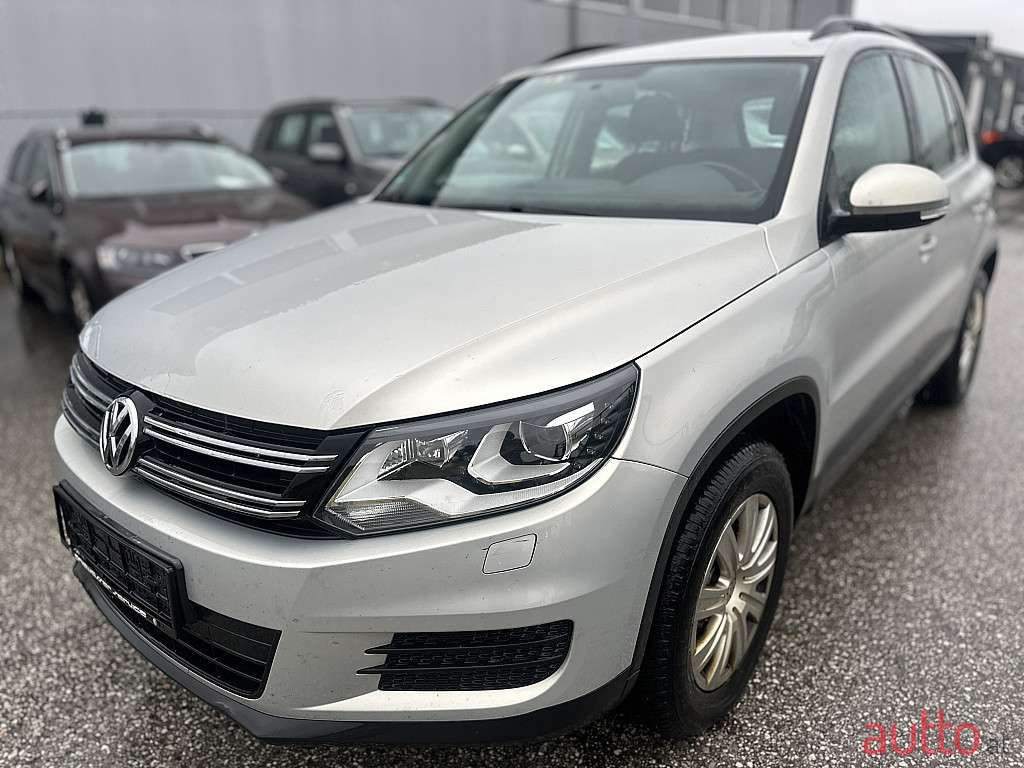 2012' Volkswagen Tiguan photo #1