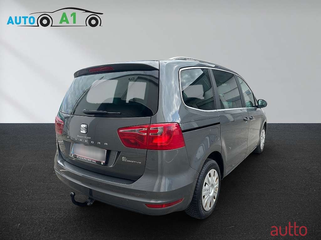 2010' SEAT Alhambra photo #5