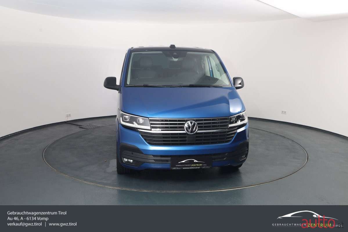 2020' Volkswagen Multivan photo #1