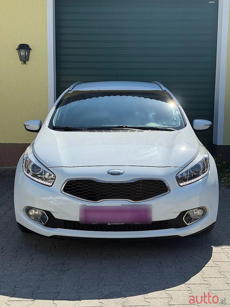 2013' Kia Ceed photo #2