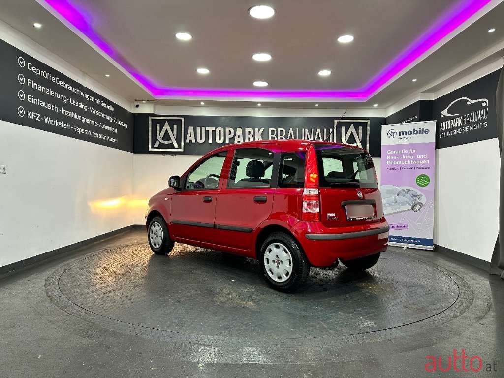 2011' Fiat Panda photo #4