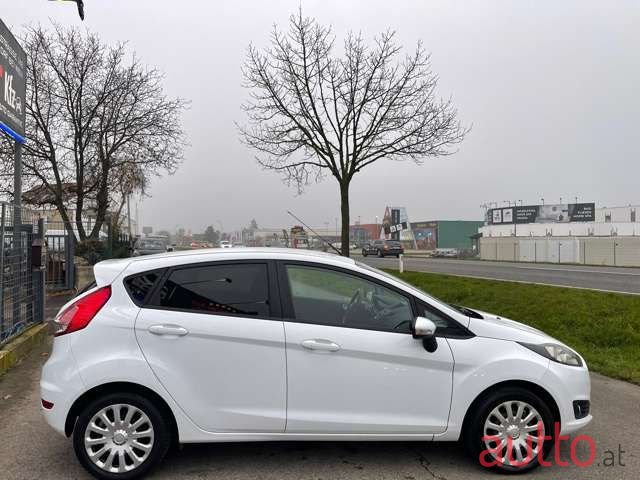 2013' Ford Fiesta photo #4