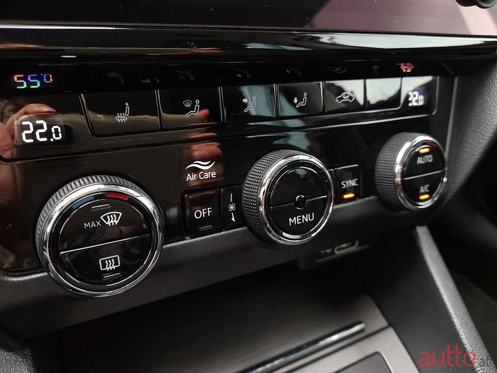 2019' Skoda Octavia photo #2