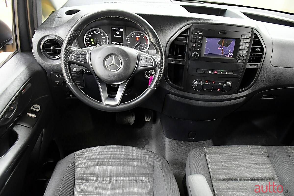 2020' Mercedes-Benz Vito photo #2
