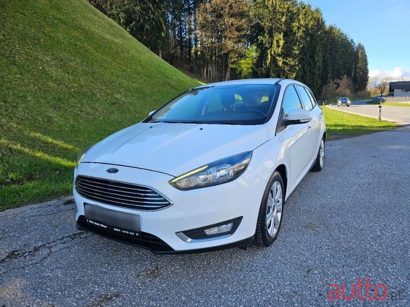 2017' Ford Focus photo #3