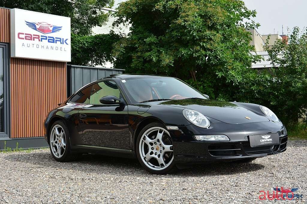 2005' Porsche 911 Carrera photo #1
