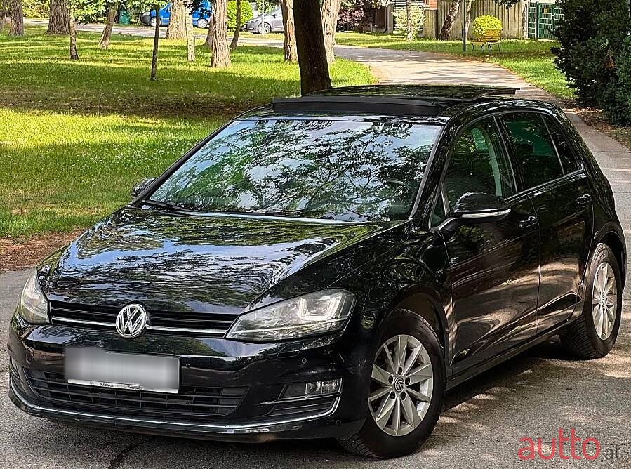 2012' Volkswagen Golf photo #1