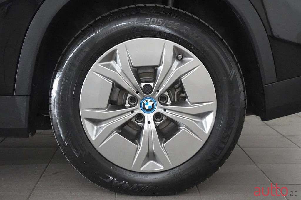 2023' BMW iX1 photo #4