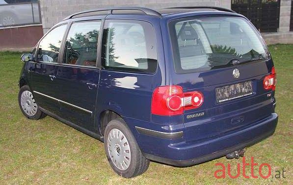 2005' Volkswagen Sharan photo #2