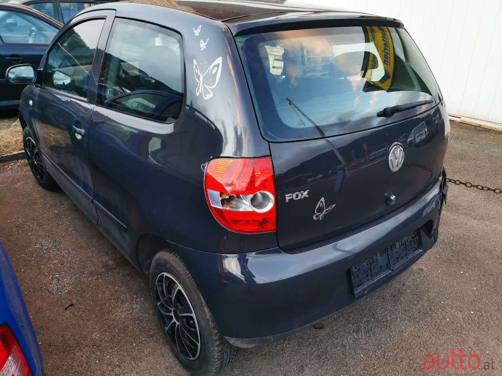 2007' Volkswagen Fox photo #2
