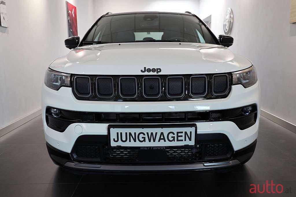 2021' Jeep Compass photo #4