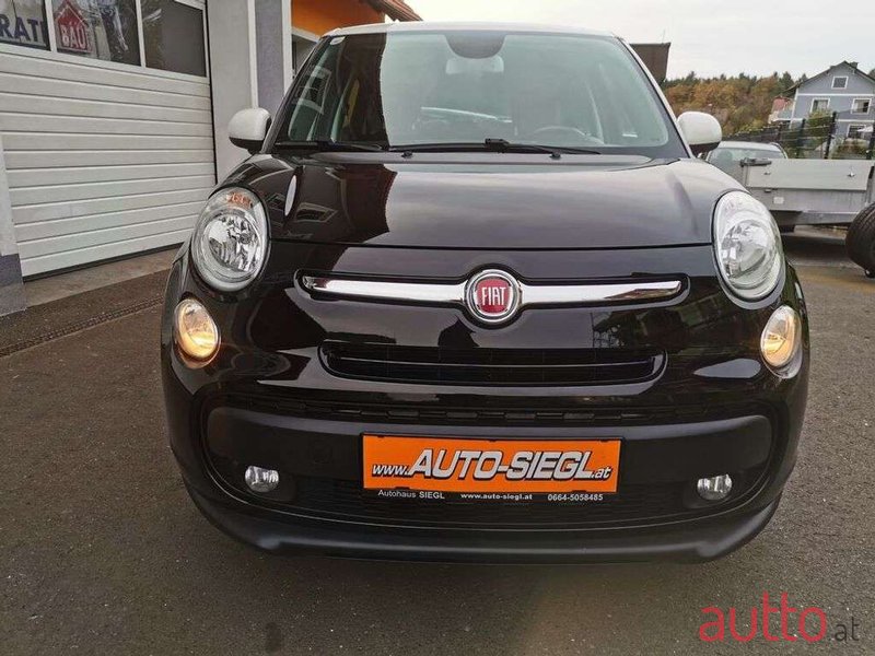 2016' Fiat 500L photo #2